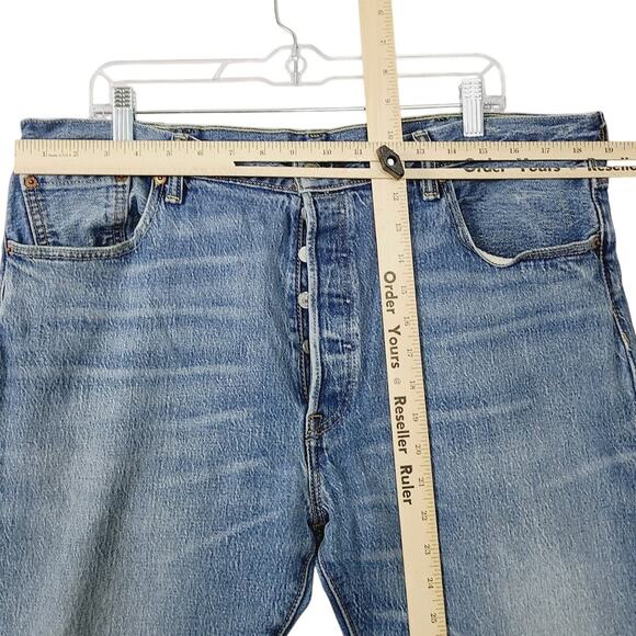 Levi's 501 Mens Blue Denim Button Fly Straight Leg Jeans, Size 38X30, PRE-OWNED - Picture 3 of 11